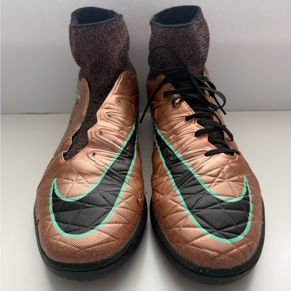 Nike HypervenomX Proximo Metallic Bronze 747486-903
Size US 13 - Picture 3 of 14